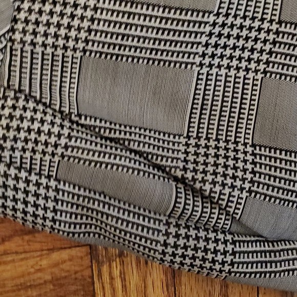 EMPORIO ARMANI Women's Gray/Black/White Glen Plaid Pants in size 8 (42 European) - Picture 7 of 9